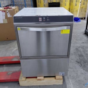 Professionaalne Nõudepesumasin Loputusvedeliku ja Pesuaine Doseerija ning Tühjenduspumbaga - 50 x 50 cm - Dynasteel