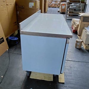 3-ukseline GN1/1 külmlaud - Sügavus 700 koos tagaservaga - Dynasteel