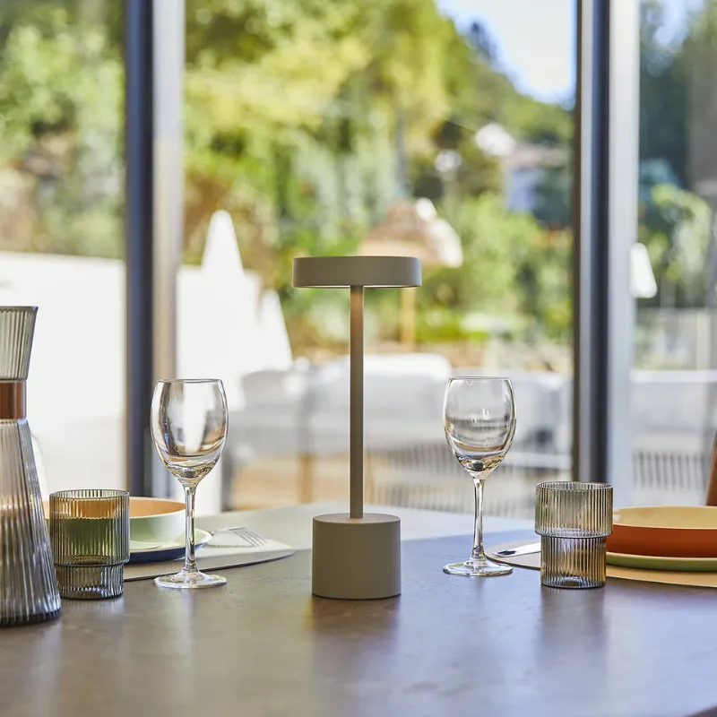Lampa Touch Alumiinium - Roby Hall
