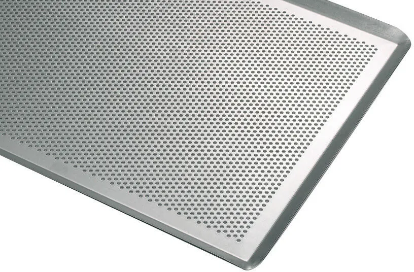 Perforeeritud alumiiniumist küpsetusplaat - 600 x 400 mm